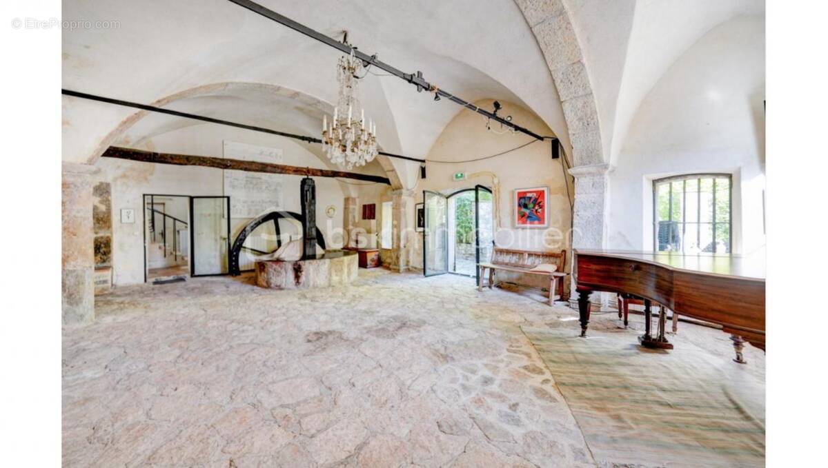 Maison à ENTRECASTEAUX