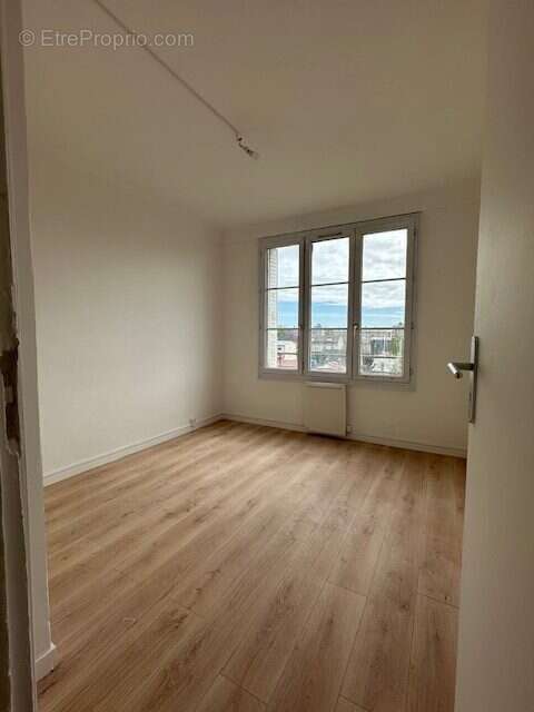 Appartement à LE BLANC-MESNIL