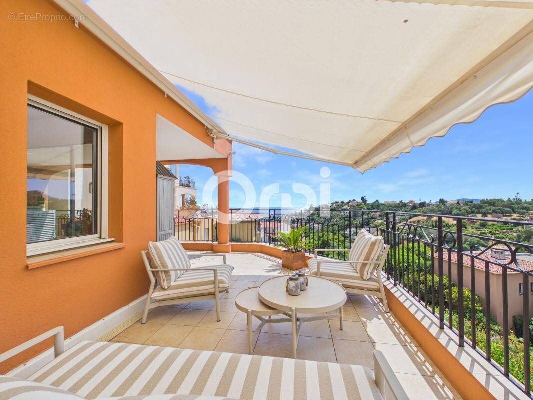Appartement à MANDELIEU-LA-NAPOULE