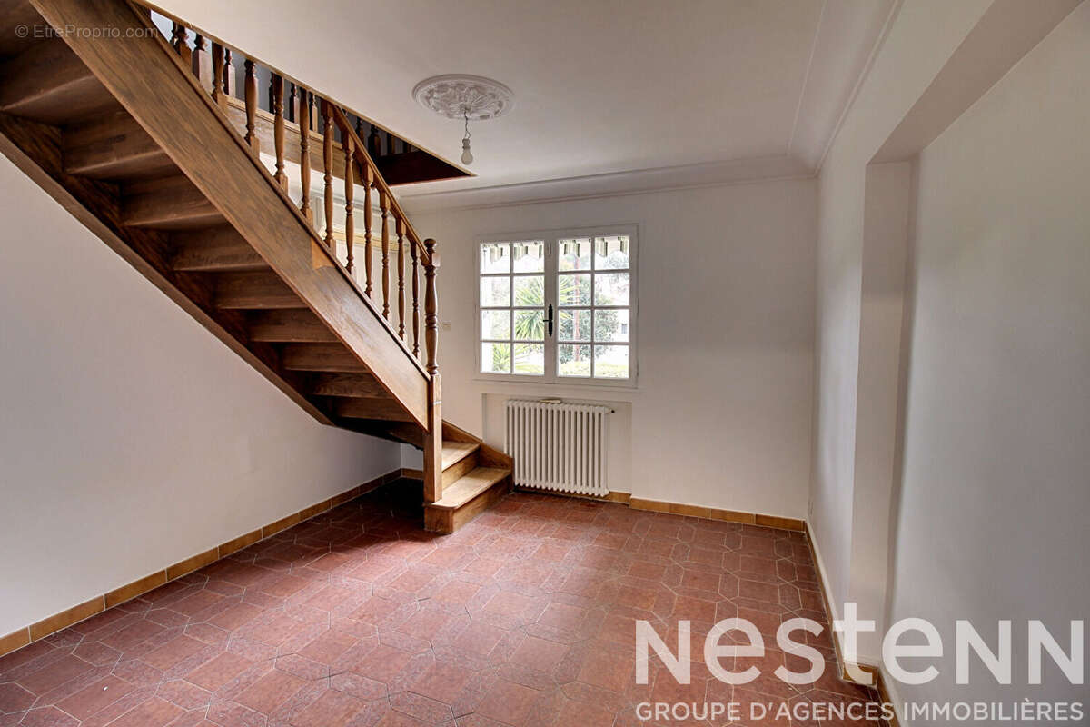 A VENDRE DRAGUIGNAN - Maison 2 LOGEMENTS - 264 m²  sur 968 m² de terrain - photo 11