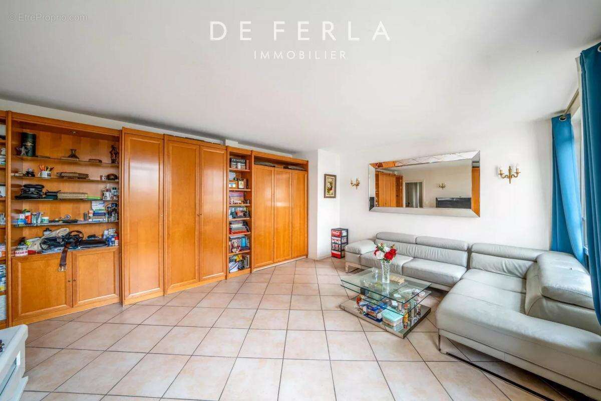 Appartement à PARIS-15E