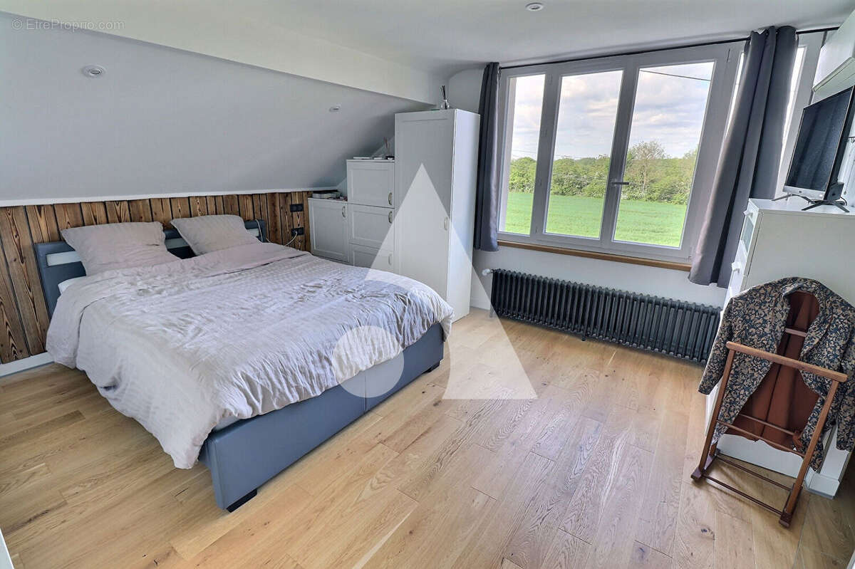 Maison à MERY-SUR-OISE