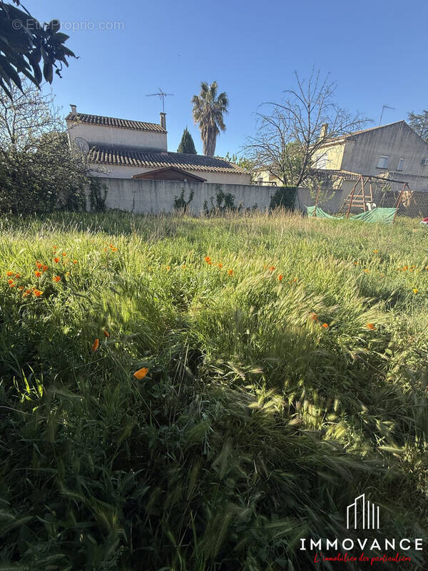 Terrain à LUNEL