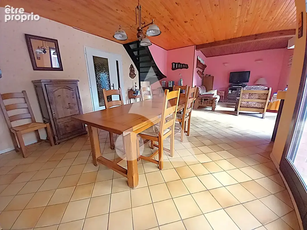 Maison semi-individuelle avec véranda, jardin clos et 3 chambres - photo 4