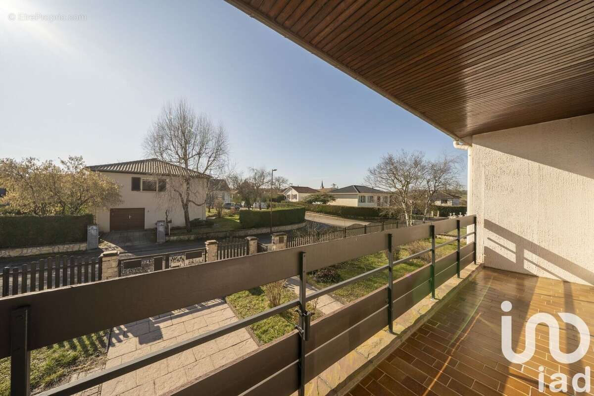 Photo 2 - Maison à AZELOT