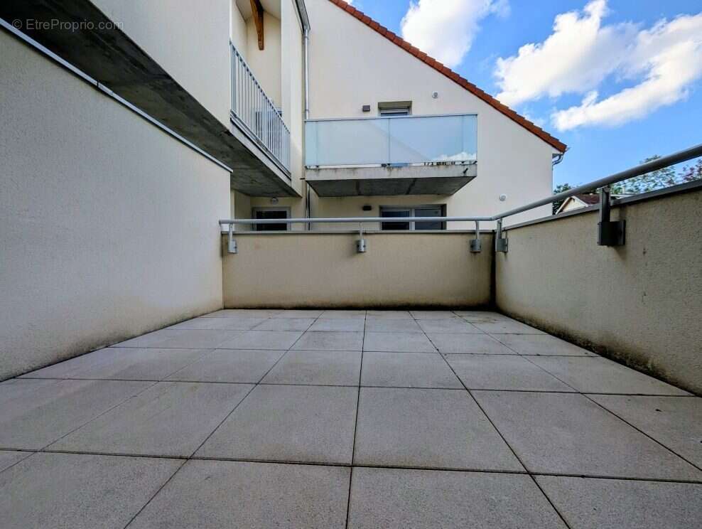 Appartement à PLOMBIERES-LES-DIJON