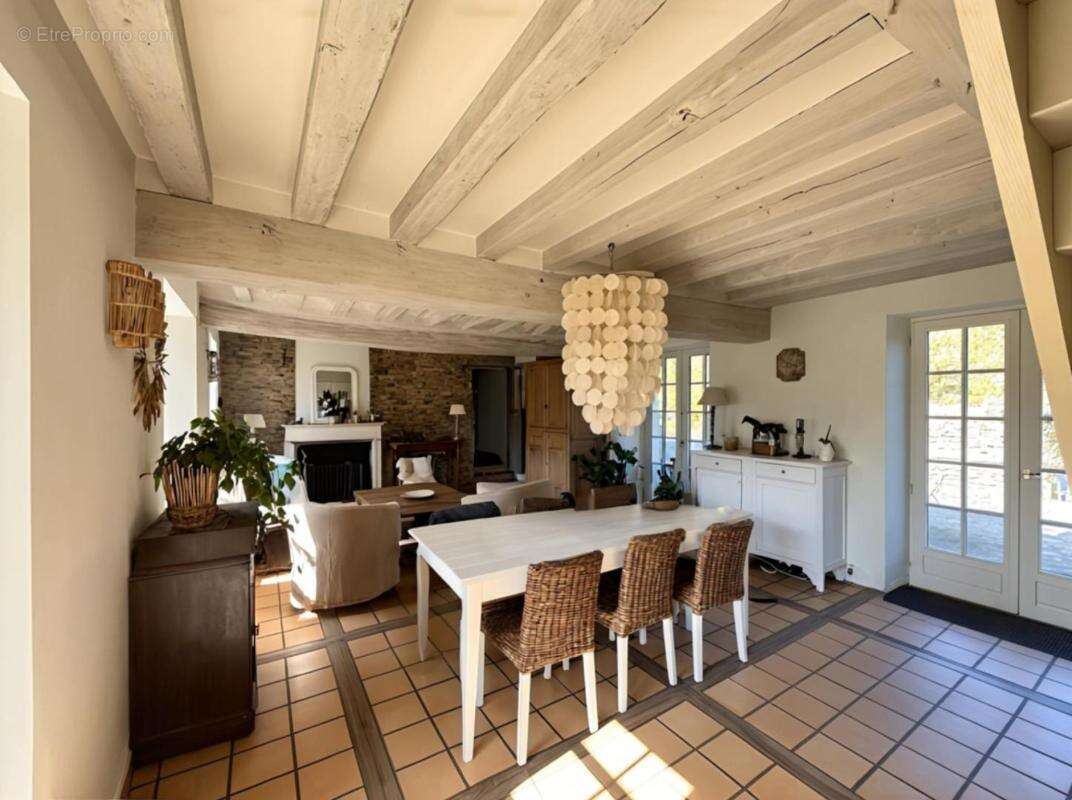 Maison à CONDE-SUR-VESGRE