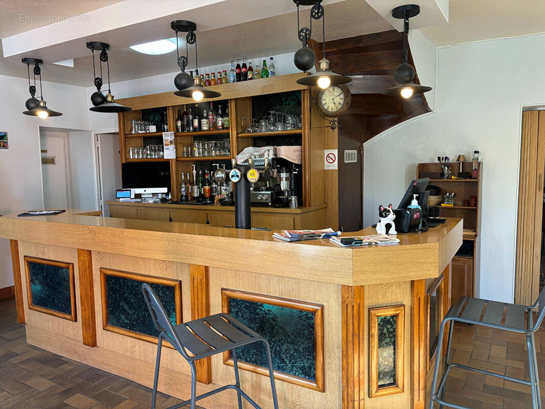 Commerce à PLOUAGAT