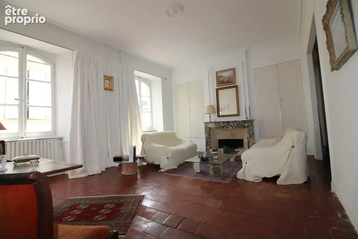 Maison de maitre 464 m2 + 150 m2 caves et garage.. - photo 8