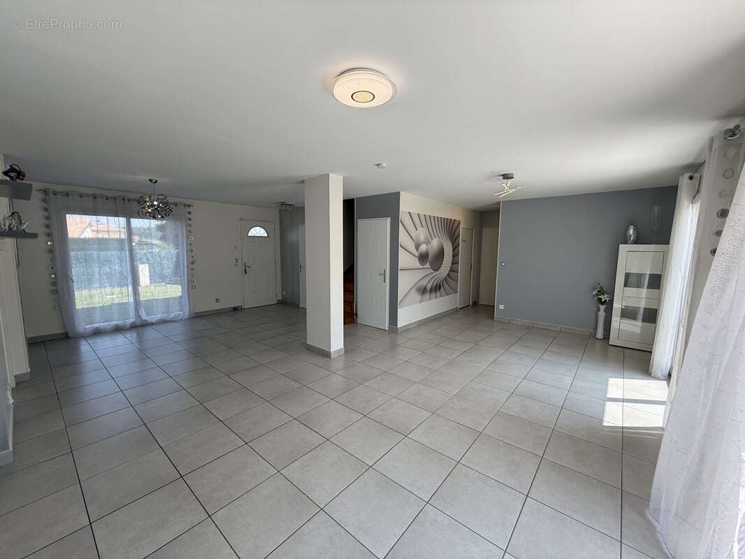 Maison à CHARVIEU-CHAVAGNEUX