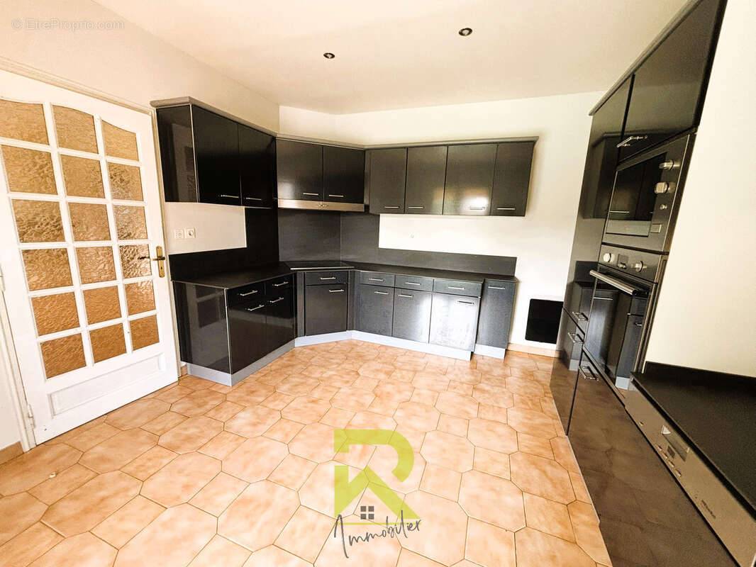 Florensac villa familiale  5 chambres - photo 5