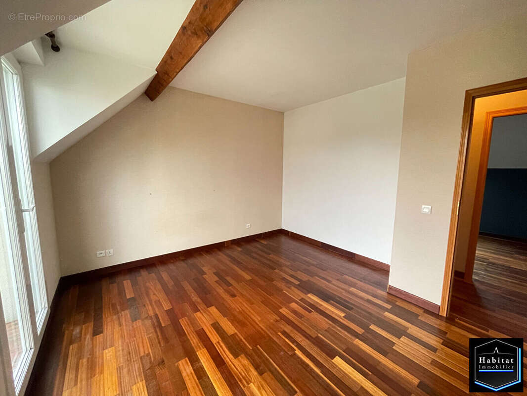 Maison à LE PLESSIS-BELLEVILLE