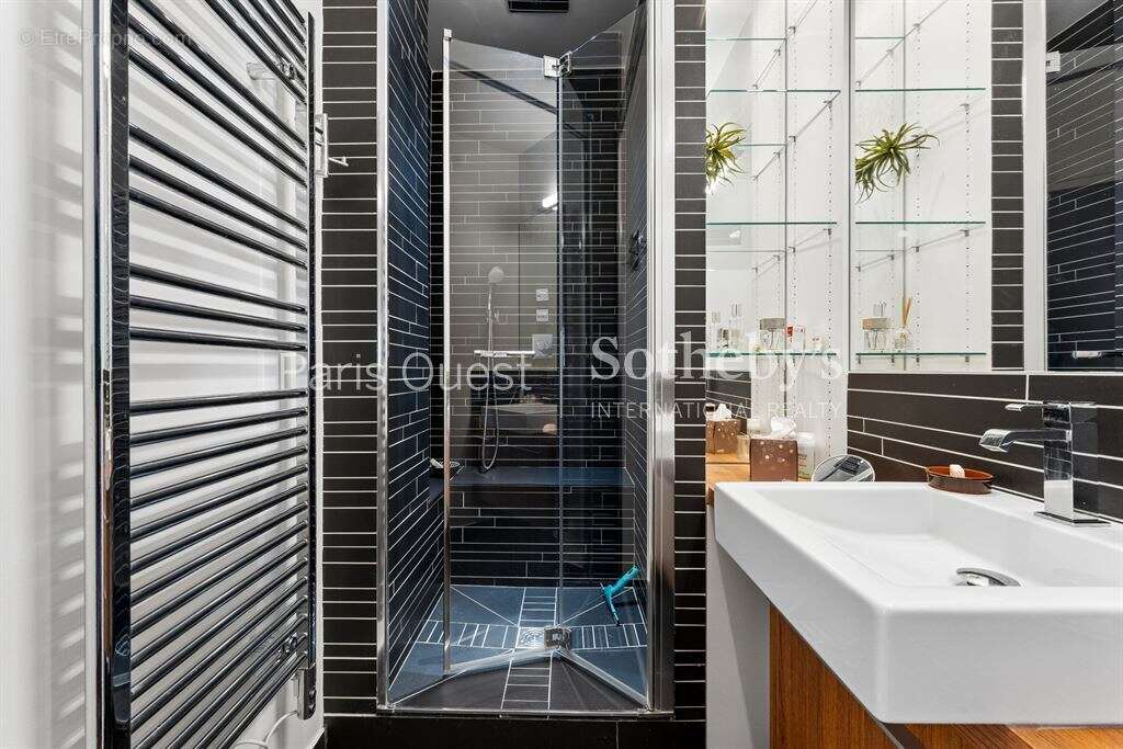 Appartement à NEUILLY-SUR-SEINE