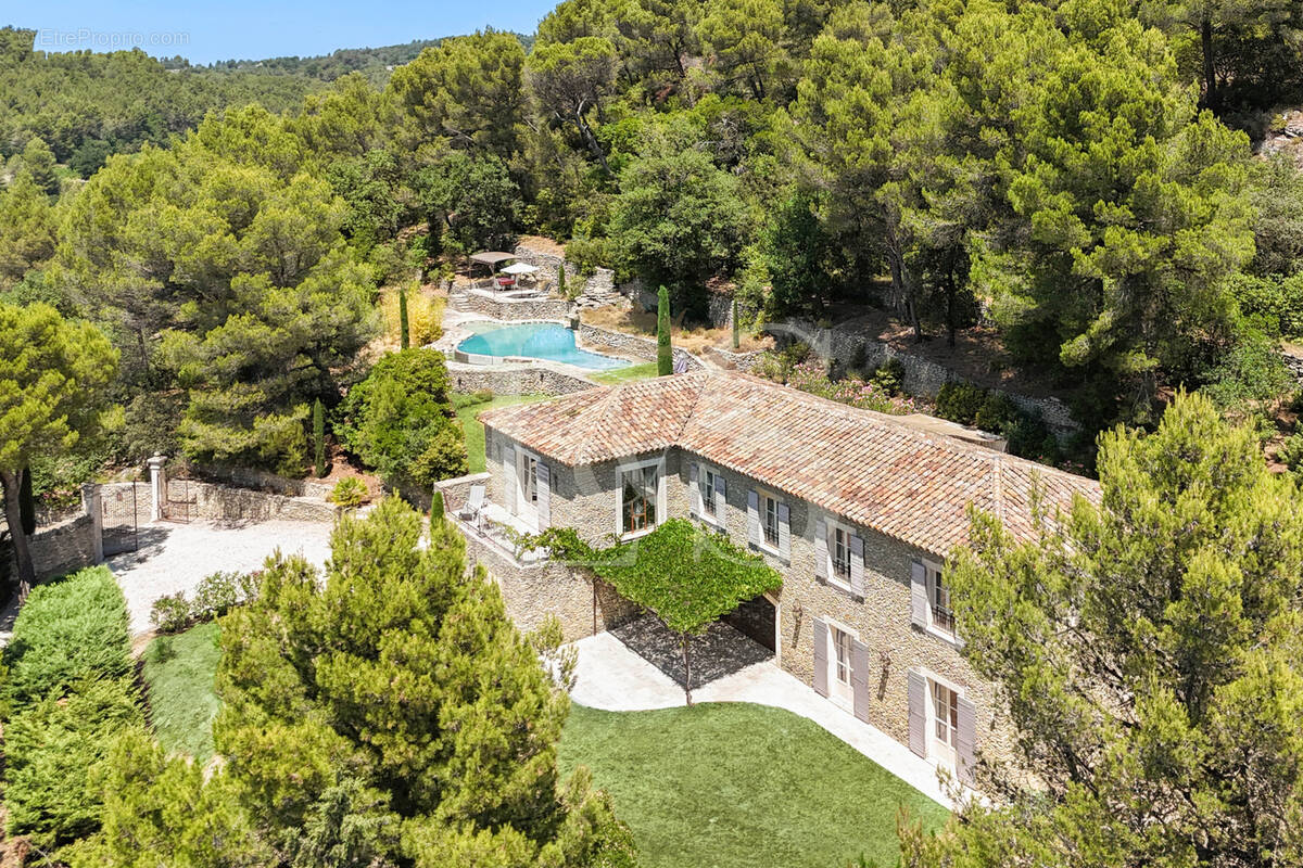 Maison à SAUMANE-DE-VAUCLUSE