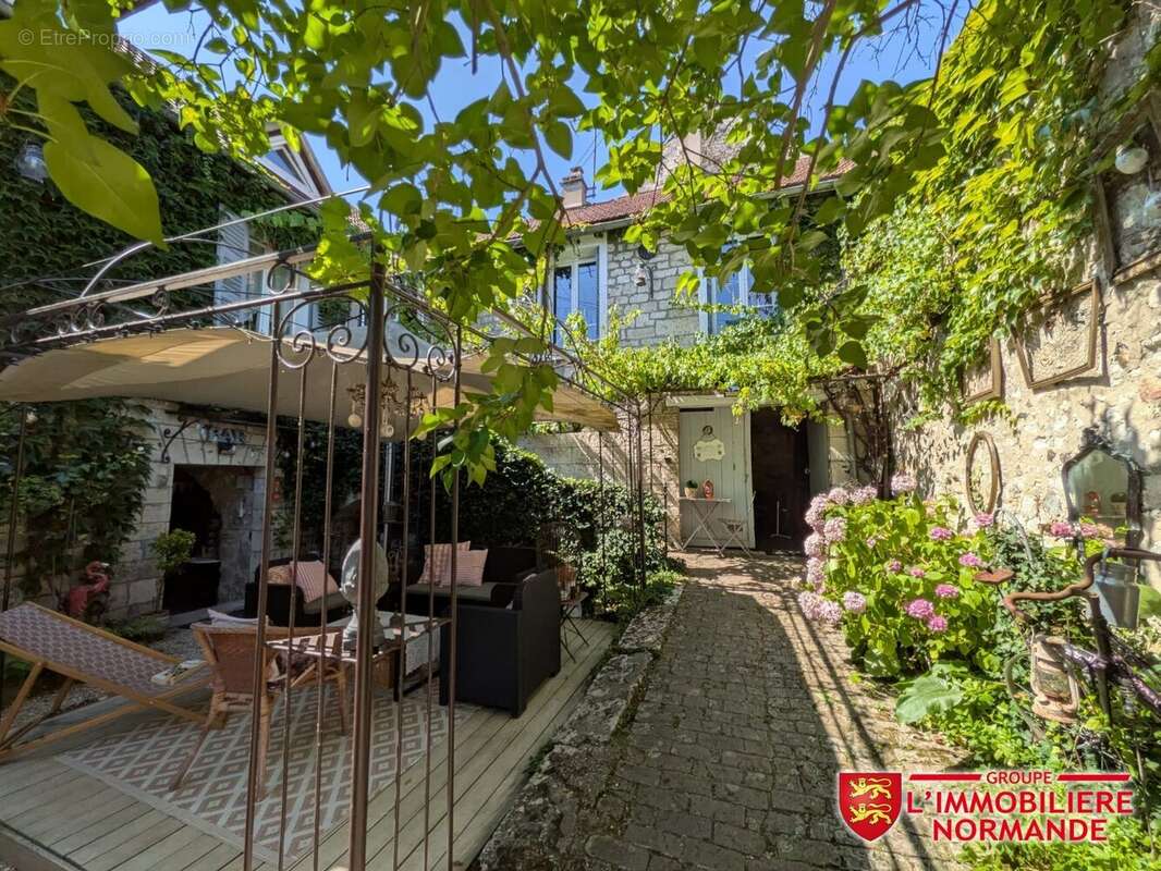 Maison à BENNECOURT