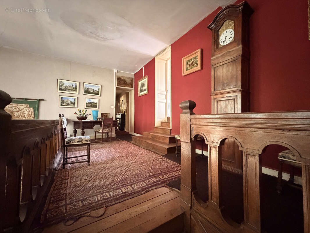 Manoir de caractère et sa maison de gardien au cœur d'un petit village charentais - photo 9
