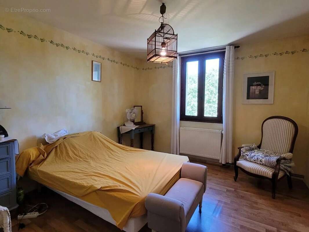Belle maison familiale, avec piscine, dépendances et terrain de 1.7 ha - photo 10