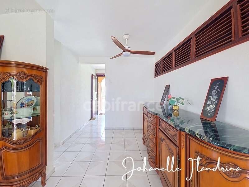 Les Abymes, Boisripeaux - Maison familiale 9 pièces de 230 m², sur 3 niveaux, garage, jardin - photo 6