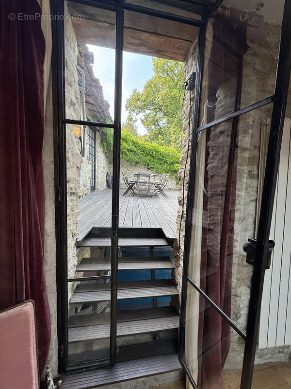 Ensemble immobilier de 3 maisons avec piscine et jardins - photo 15