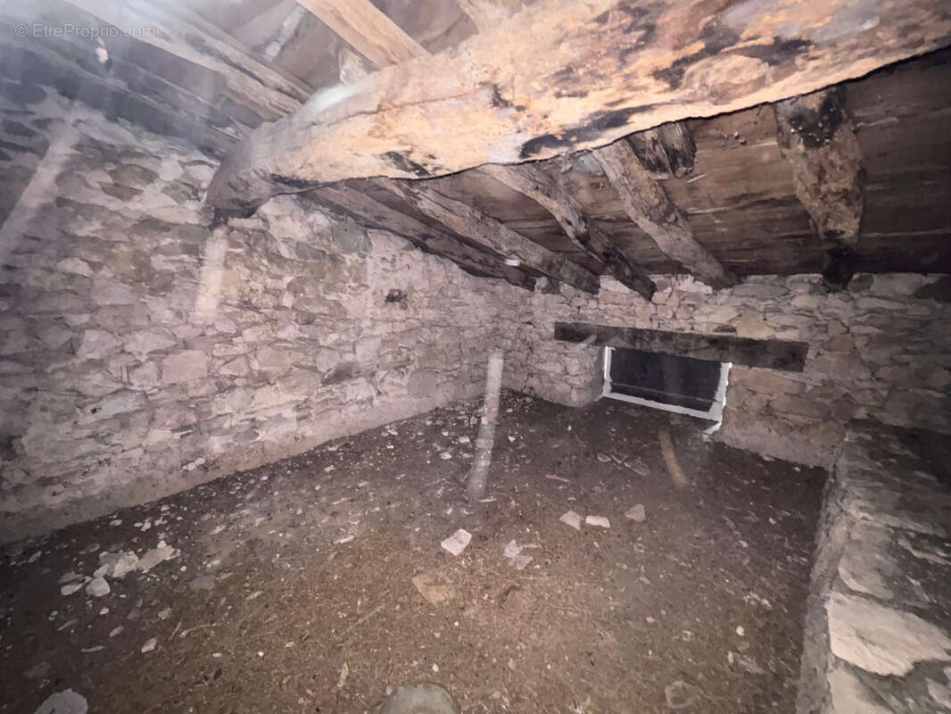 Maison à PAYRIN-AUGMONTEL