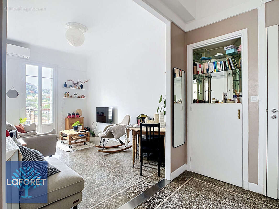 Appartement à LE CANNET