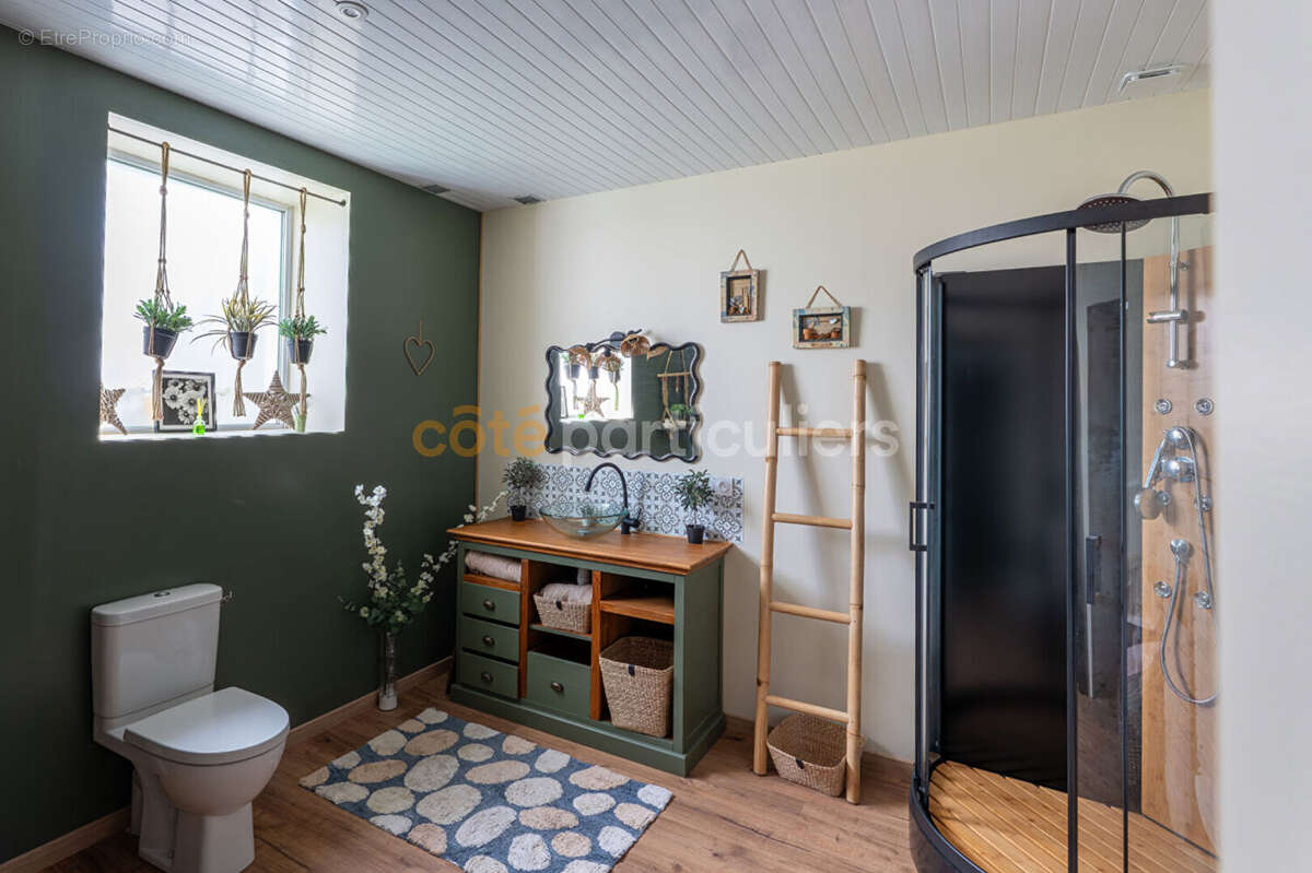 Notre-dame-de-riez --maison -- 6 pieces -- 210 m2 -- grande piece de vie -- plain-pied -- rentabilite locative -- loft independa - photo 10