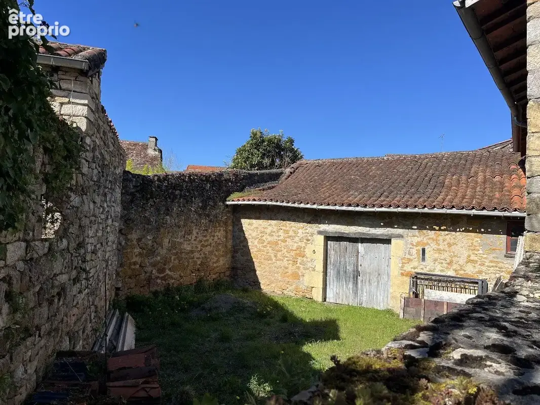 Maison en pierres entièrement rénovée dans village historique - photo 6