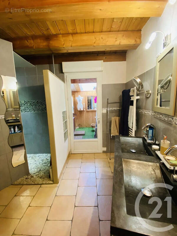 Maison à DOMMARTIN-LES-CUISEAUX