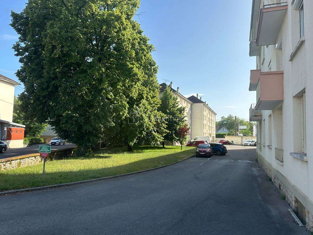 Appartement lumineux et traversant avec garage  - environnement calme - faibles charges - besançon - photo 10