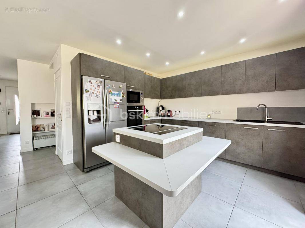 Appartement à LE PERREUX-SUR-MARNE