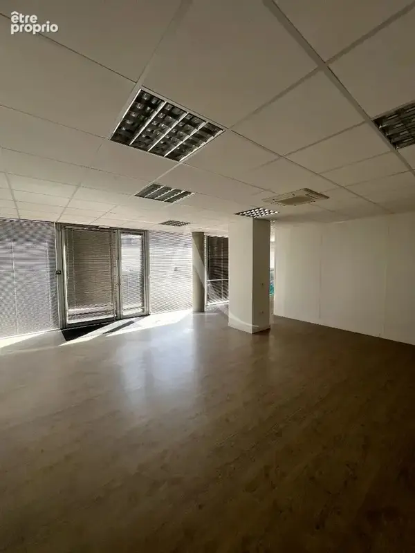 A VENDRE : Local commercial 141 m2 situé rue Chaptal à Montpellier (34000) - photo 8