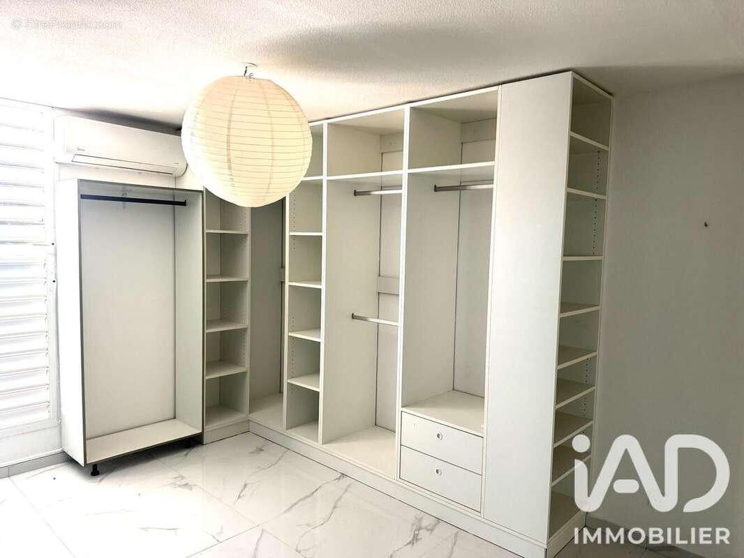 Appartement 56 m² à Sainte-Rose  - photo 4