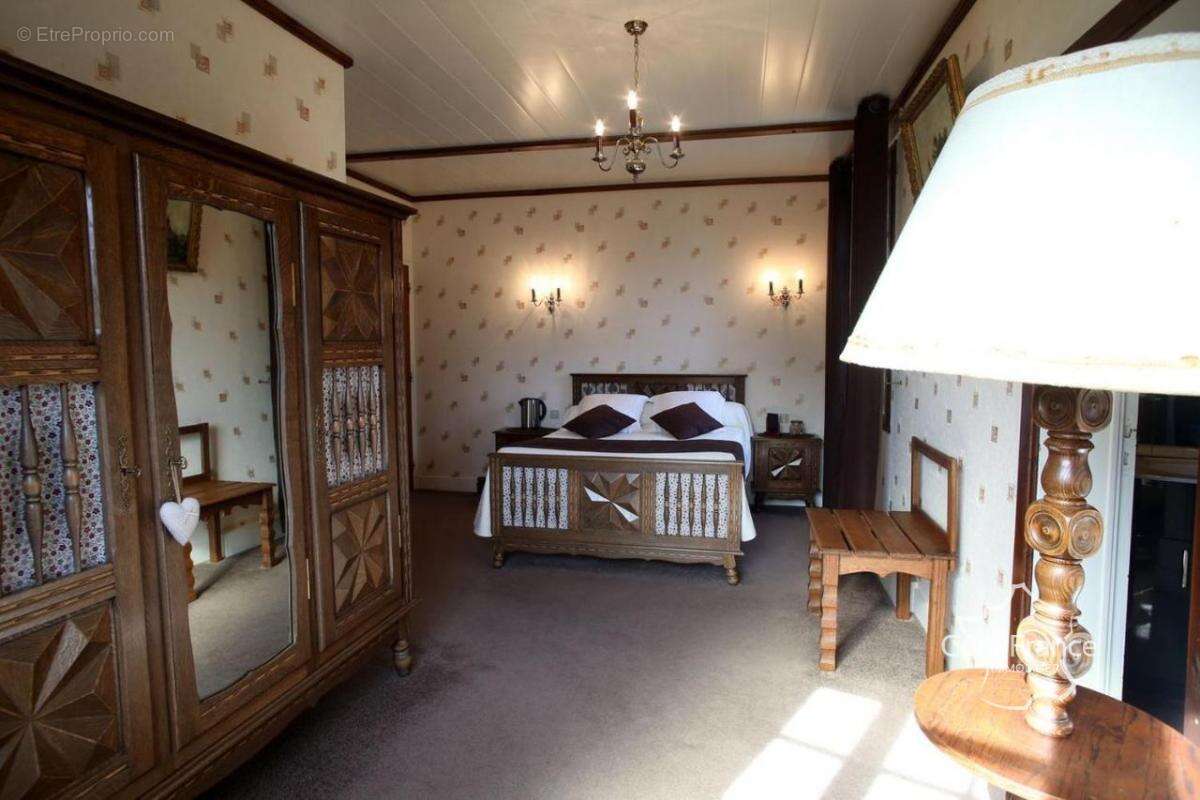 Commerce à MEZIERES-SUR-OISE