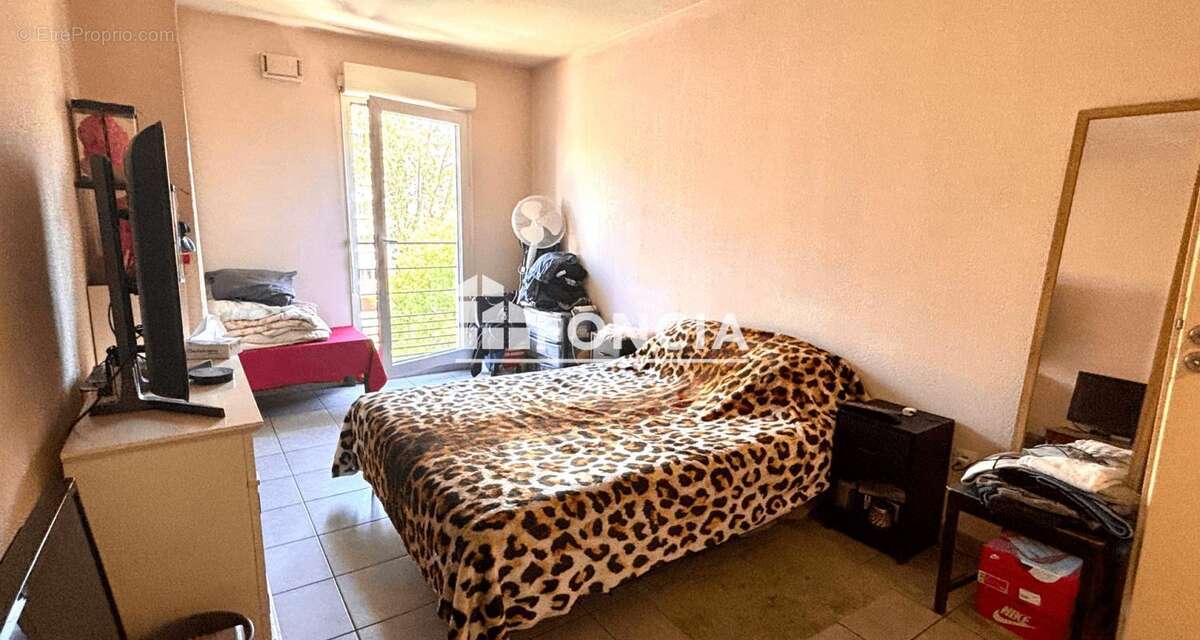Appartement à MARSEILLE-4E