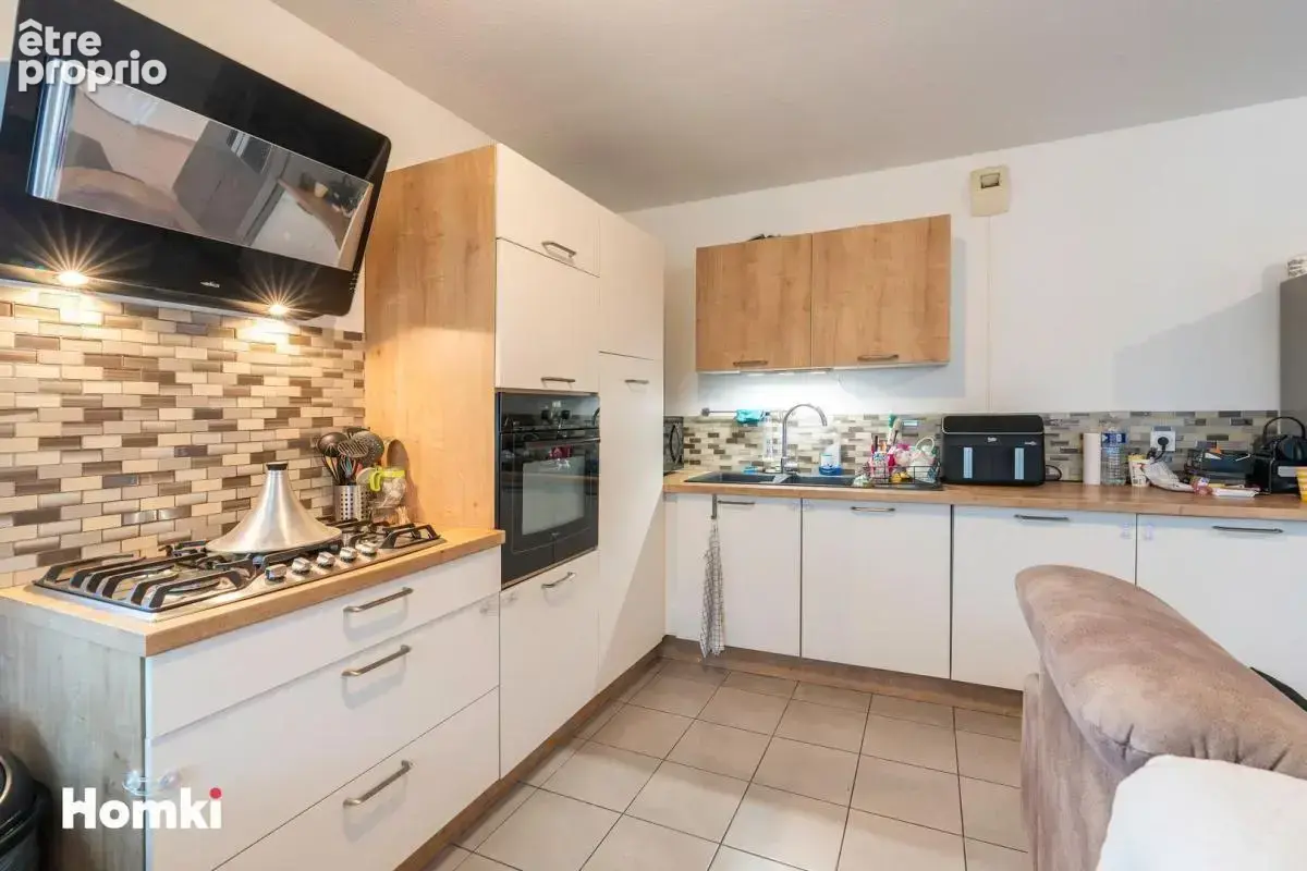 Appartement T4 de 81 m² à Saint-Fons 69190, Rue Robert et Reynier - photo 3
