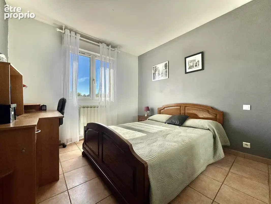 Belle propriété moderne avec terrain et piscine - photo 7