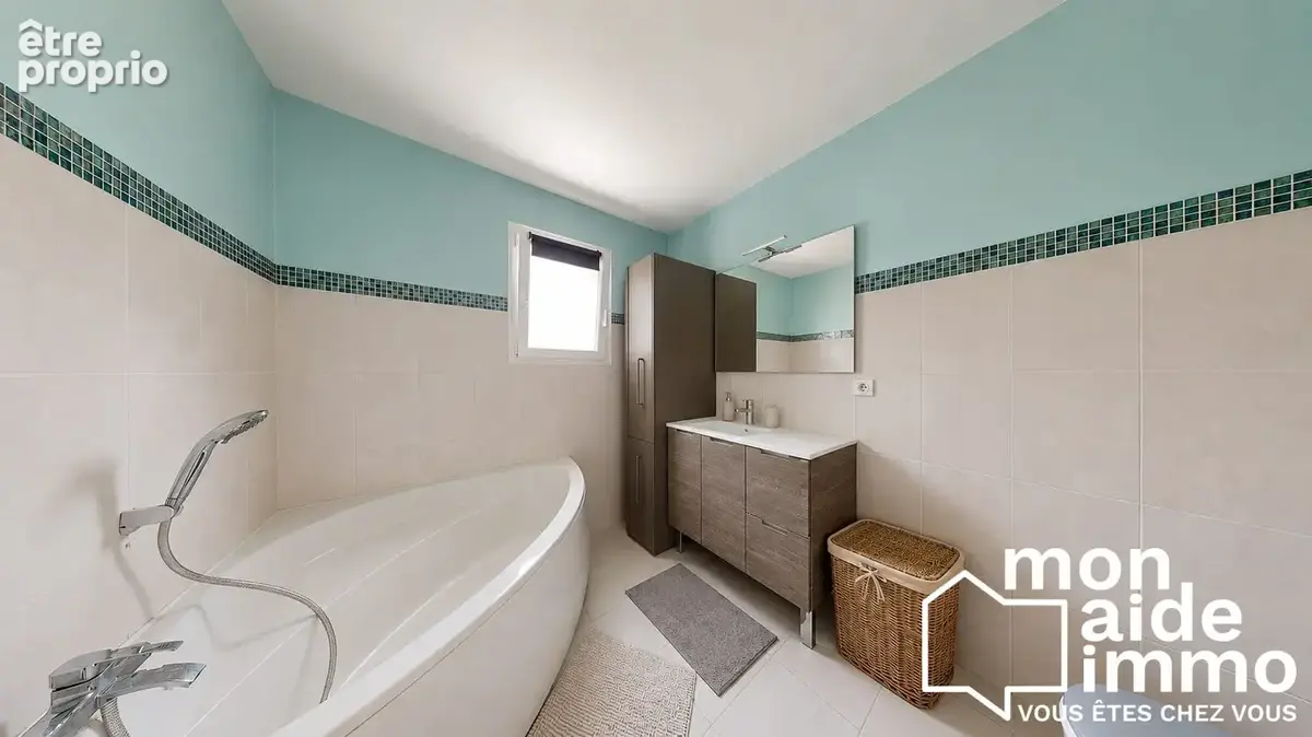 Maison 5 pièces 140 m² à vendre à Fargues-Saint-Hilaire (33370) - photo 8
