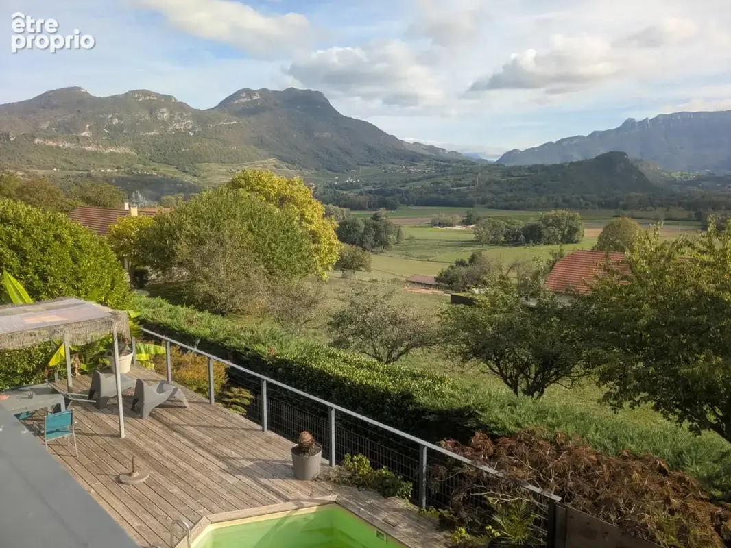 Maison familiale avec piscine et vue d’exception - photo 3