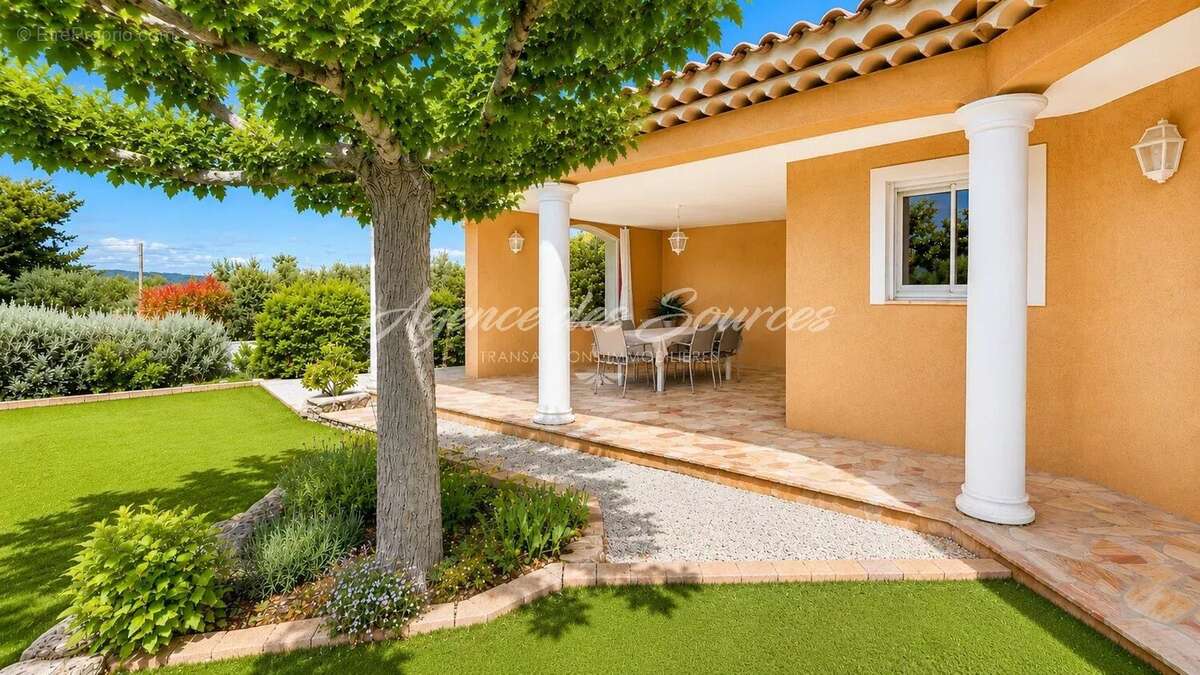 Maison à TAVERNES