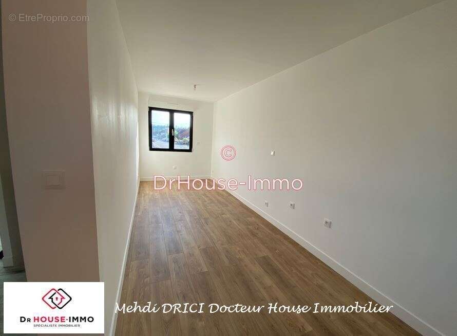 Maison à OSTRICOURT