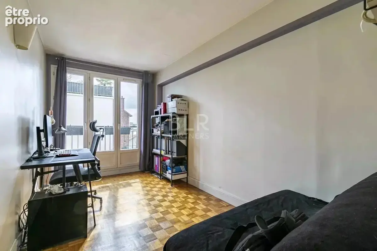 Beau 3 pièces au dernier étage ! - photo 6