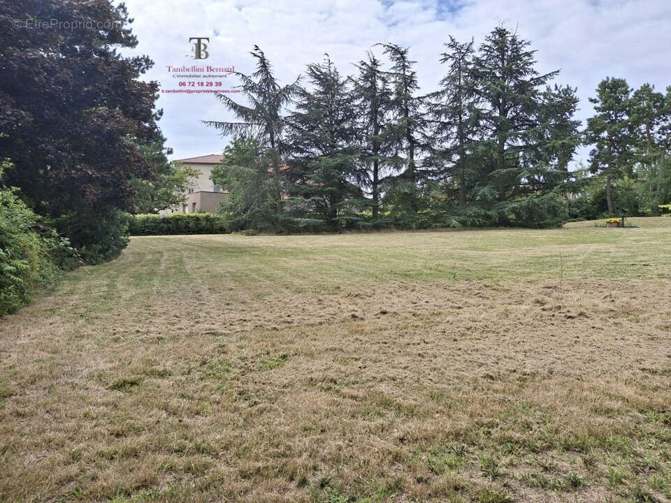 Terrain à MARCY-L'ETOILE