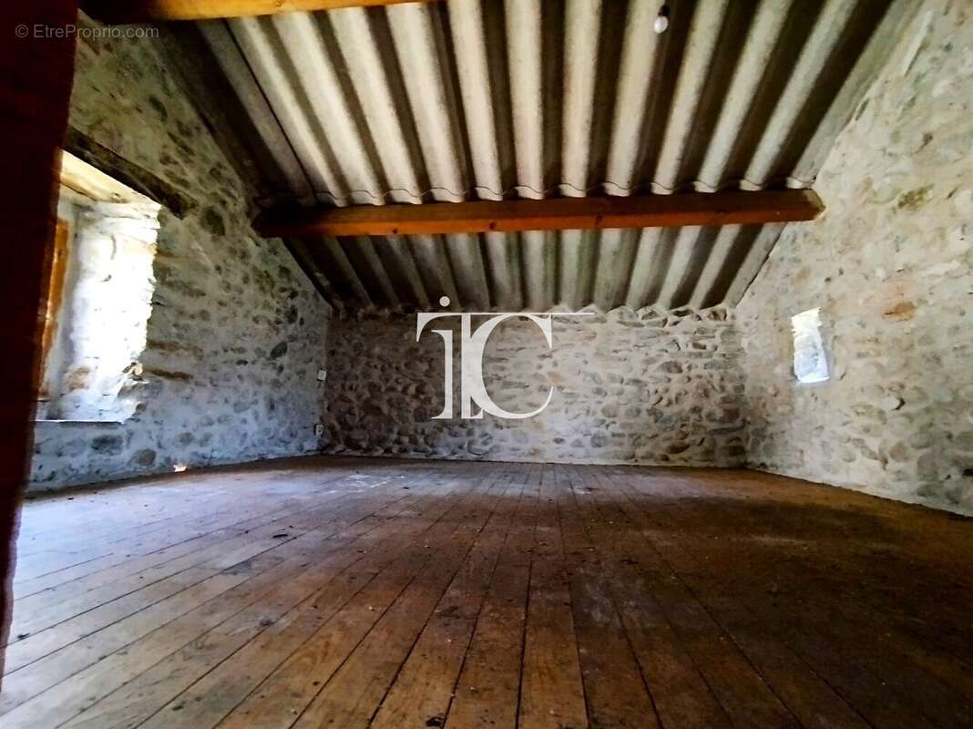 Propriété de caractère  Ancienne filature à réinventer dans un cadre d'exception - A RENOVER ENTIEREMENT - - photo 13