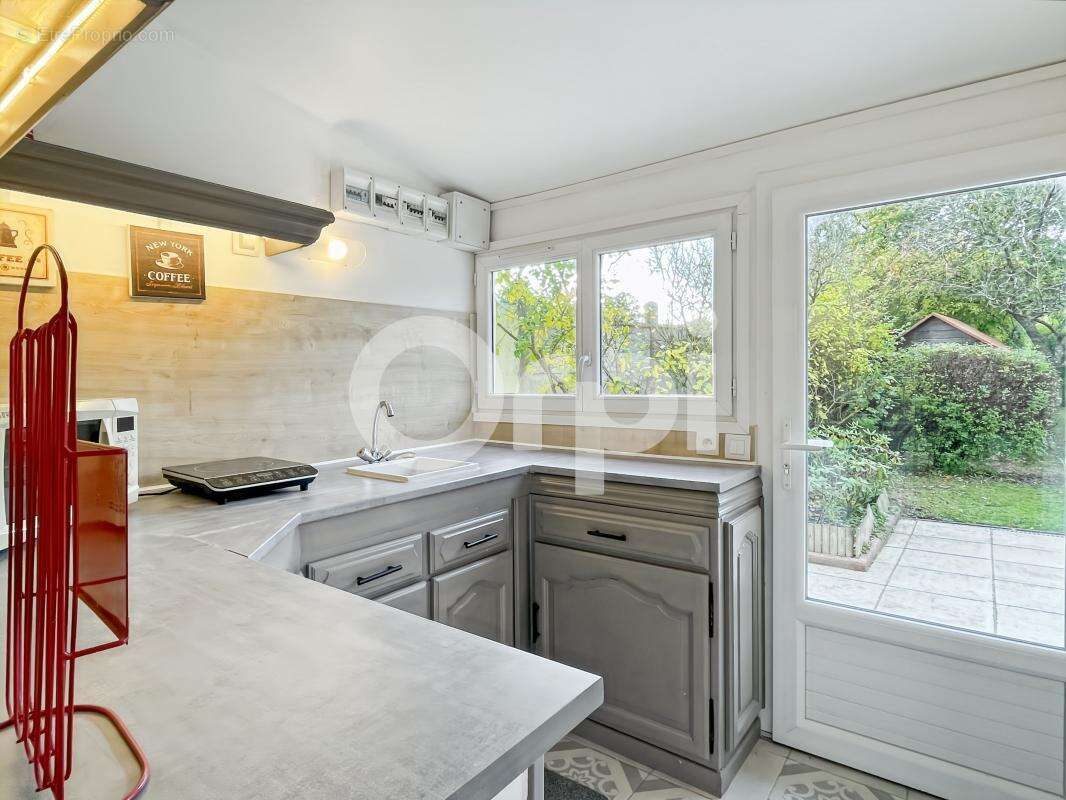 Maison à MARCILLY-LA-CAMPAGNE