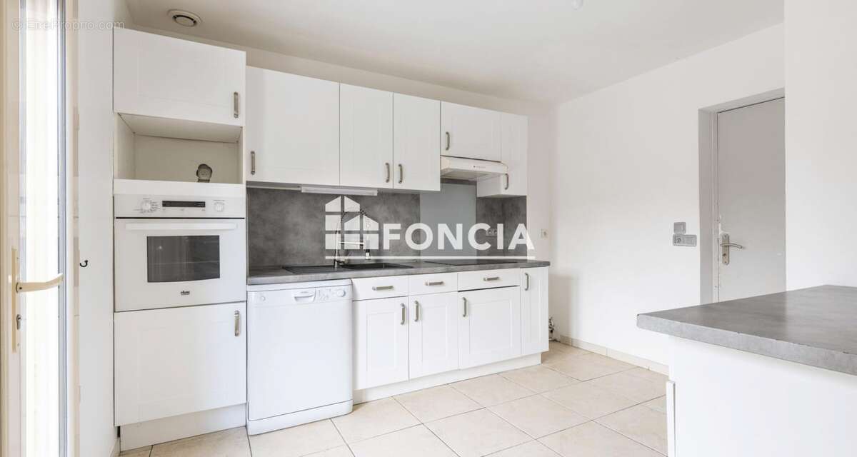 Maison à LE THILLAY