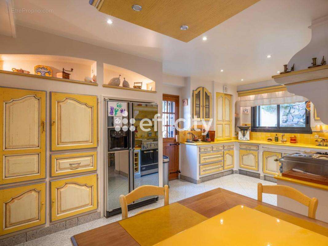 Maison à BRY-SUR-MARNE