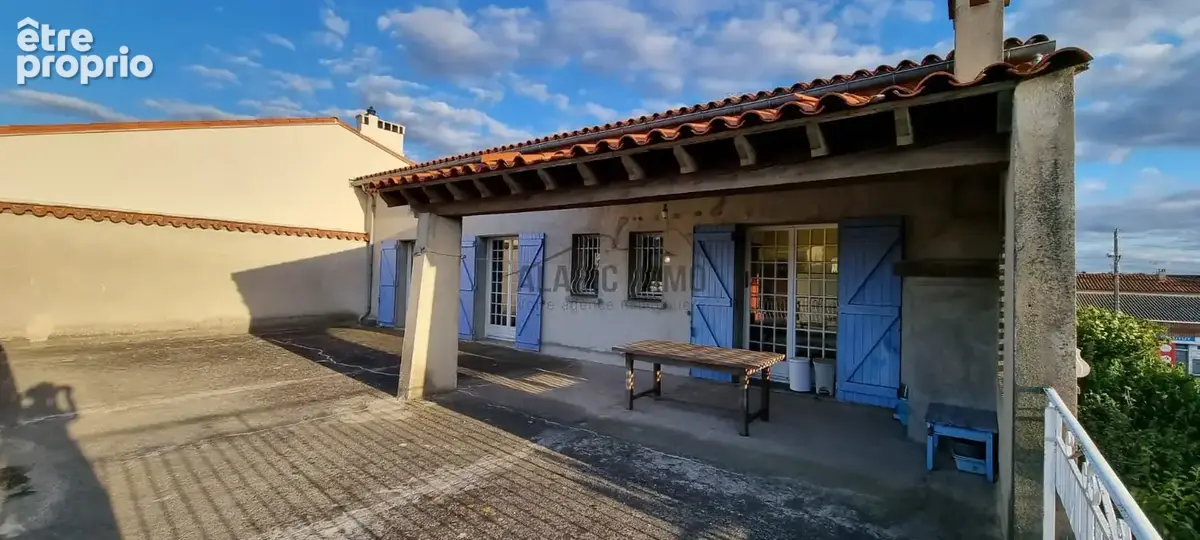 Maison et garages - photo 2