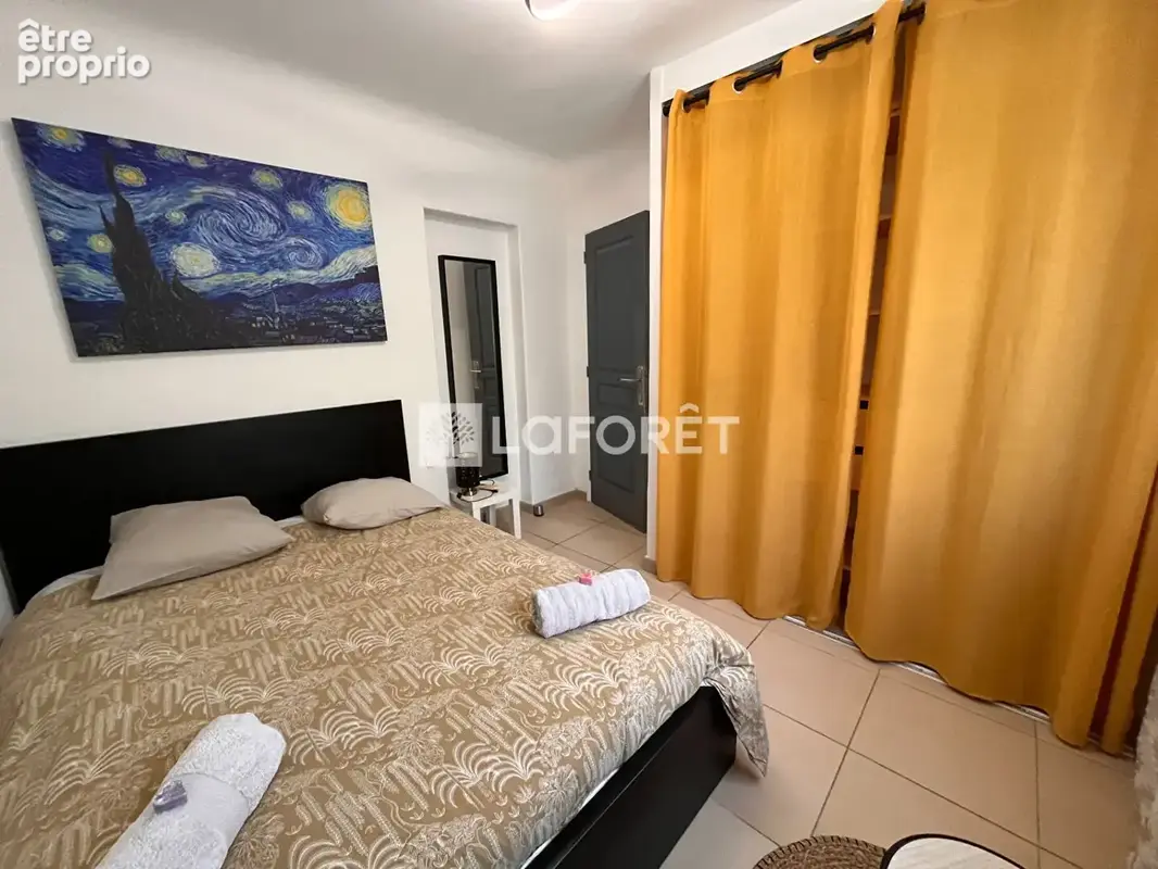 Maison à Arles,  plain pied, avec jardin et 2 dépendances - photo 7