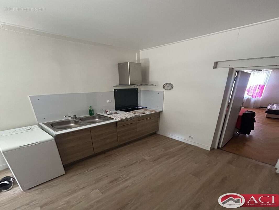 Bornel gare sur place , Immeuble de 4 appartements - photo 5