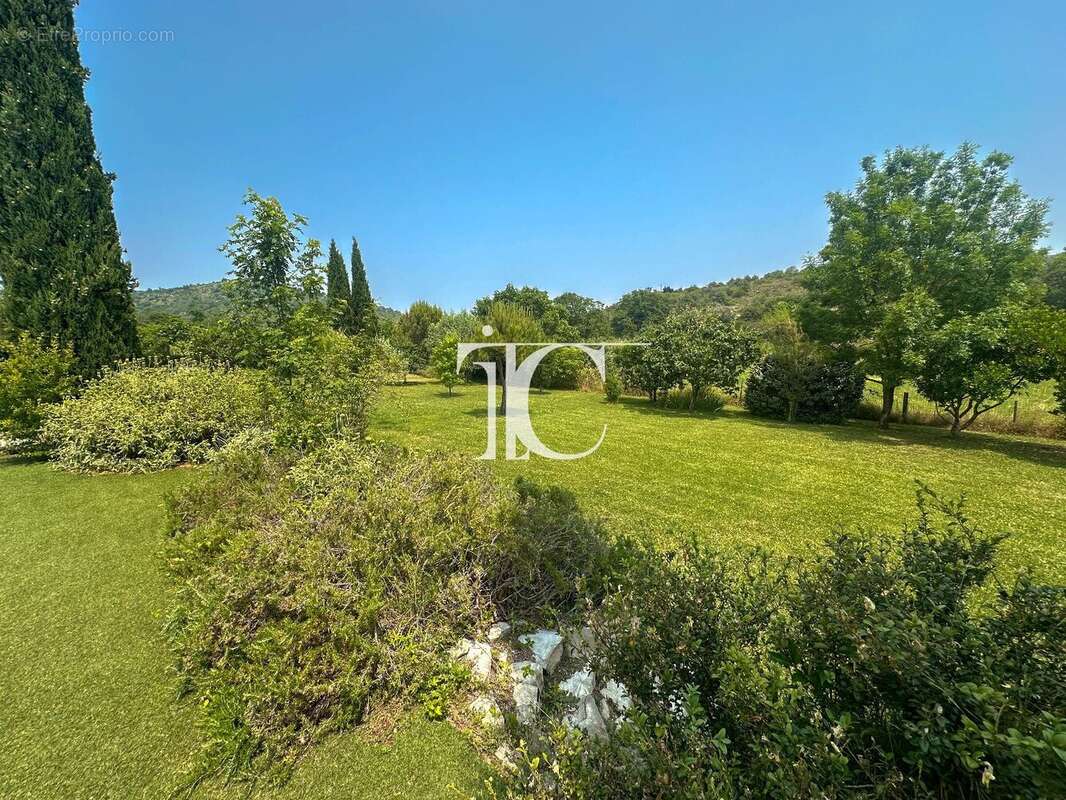 Maison à SAINT-PAUL-LE-JEUNE